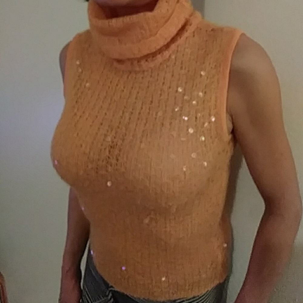 Sleeveless Sequined Turtleneck